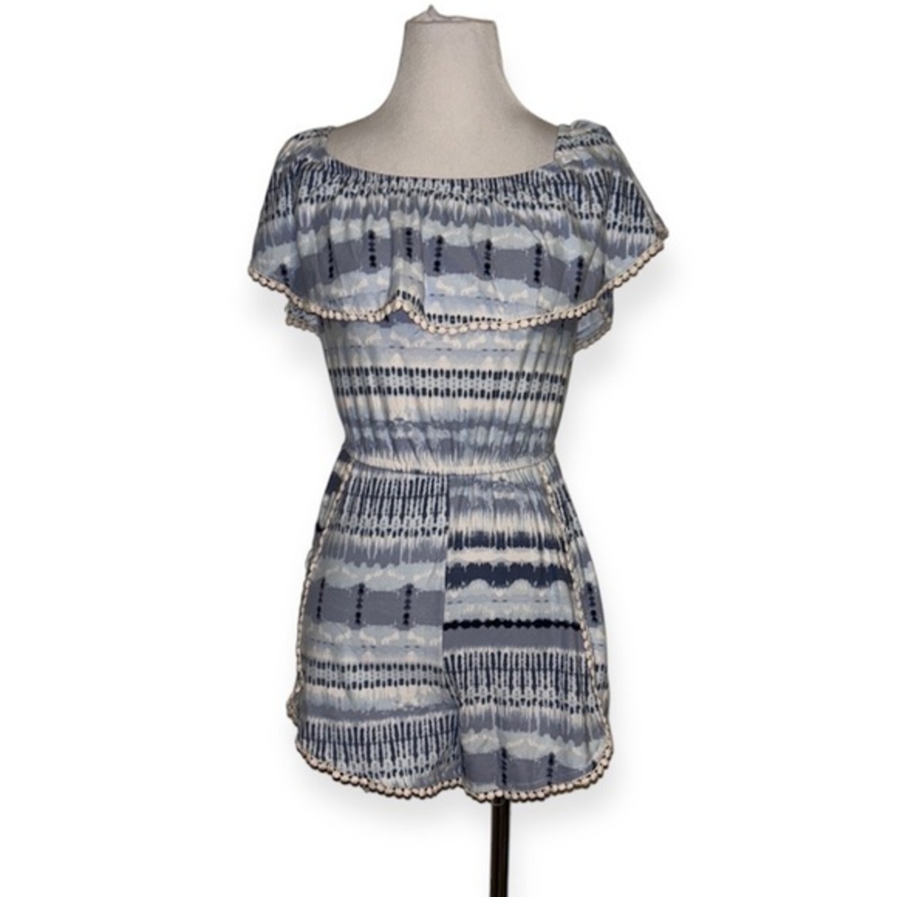 5/$30 🎈 Charlotte Russe small tie dye romper‎